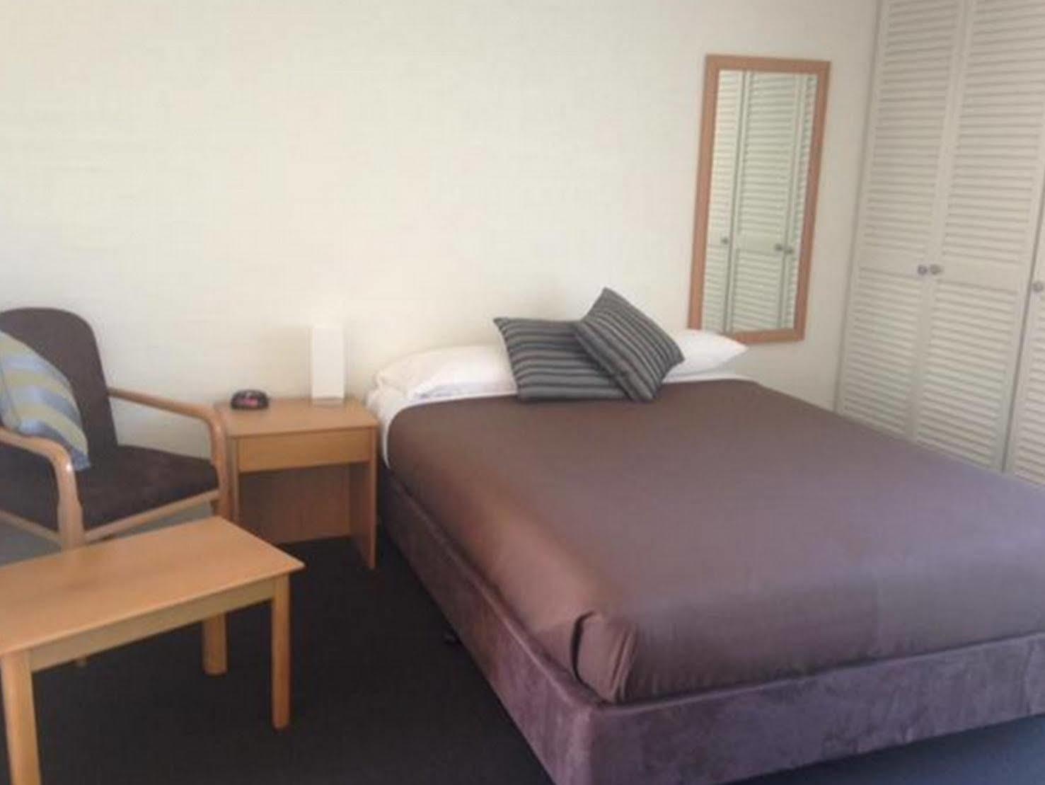 Bathurst Studio Apartments Extérieur photo